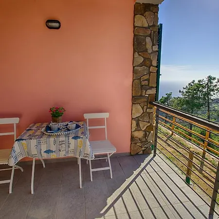 Cadè Ventu Vernazza