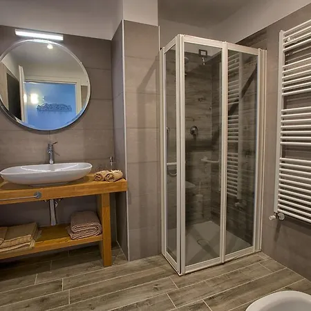 Cade Ventu 3* Vernazza